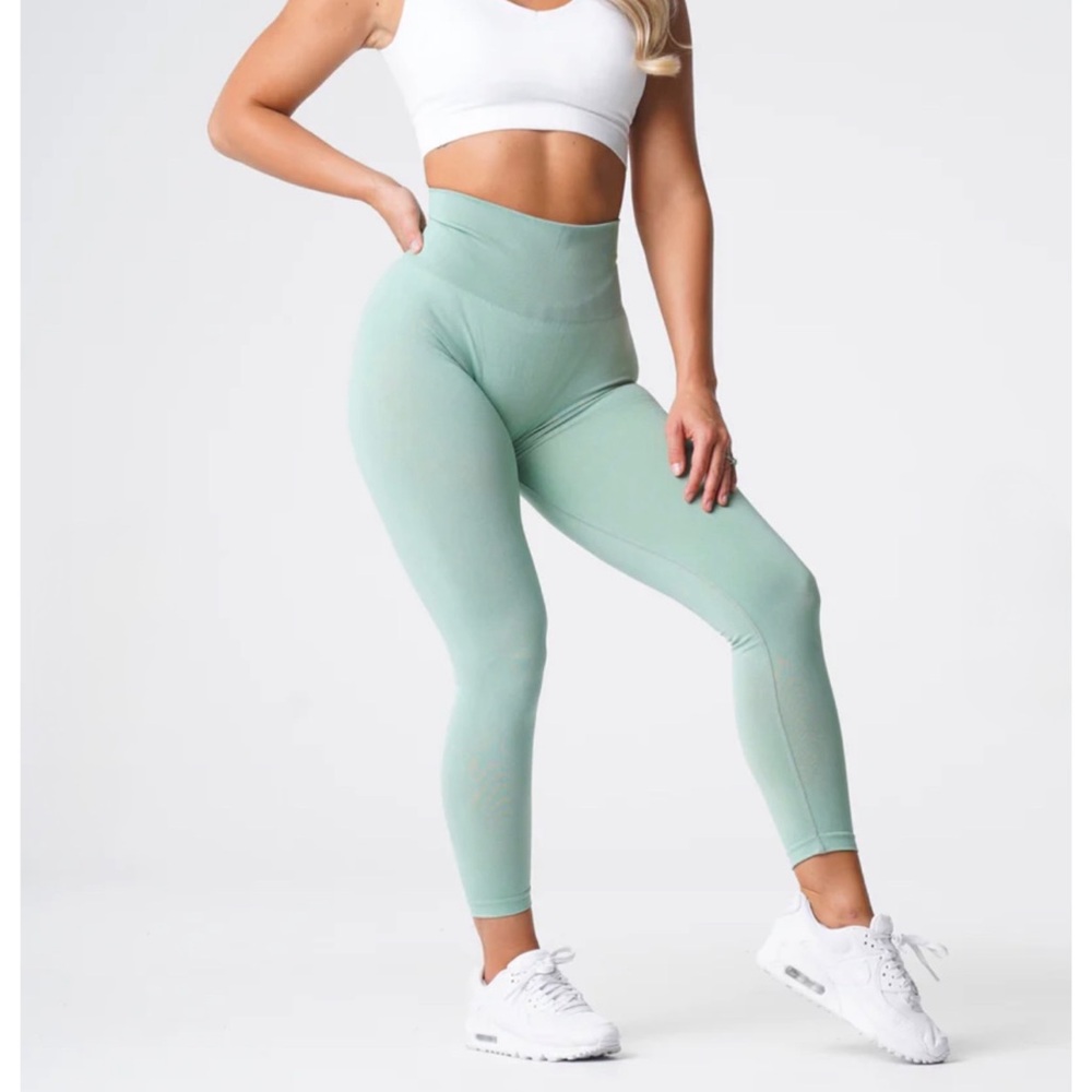 NVGTN Contour Seamless Leggings Sage Green Size Small